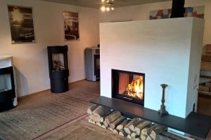 Ausstellung Spartherm Tunnel Raumteiler Lehmputz