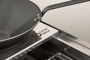 Kochen mit WOK Pfanne