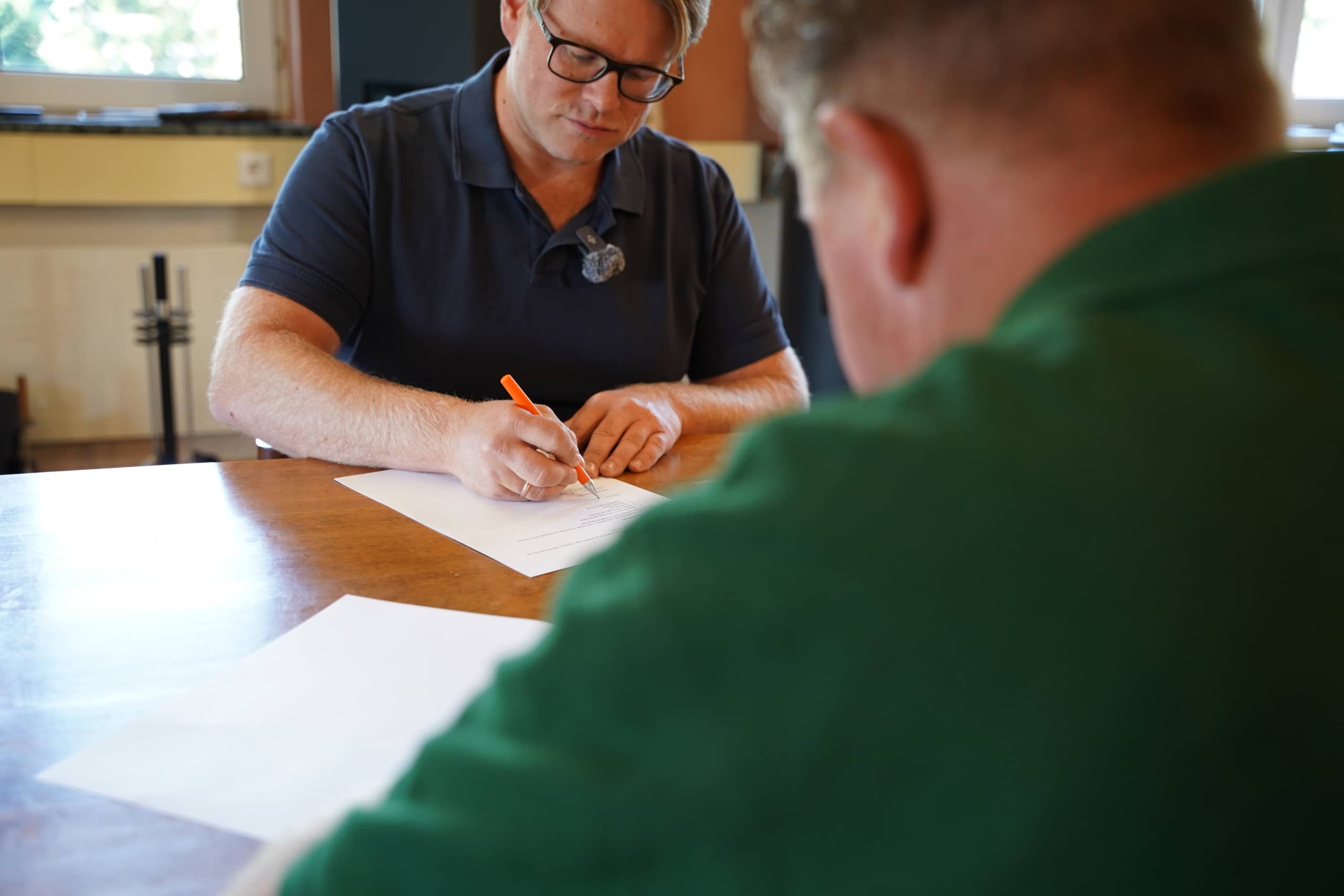 Unsere Vertragsunterzeichnung ist ein bewegender Moment.